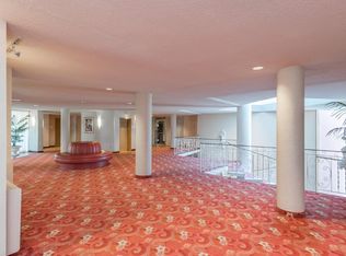 2222 Bellevue Ave #403, West Vancouver, BC V7V 1C7