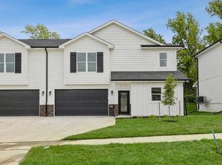 1010 Ledgestone Ct, Polk City, IA 50226