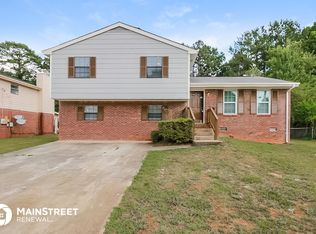 5910 Nell Ln, Ellenwood, GA 30294