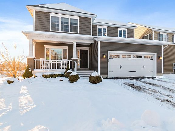 3rd image of 98 Sommerfield Avenue