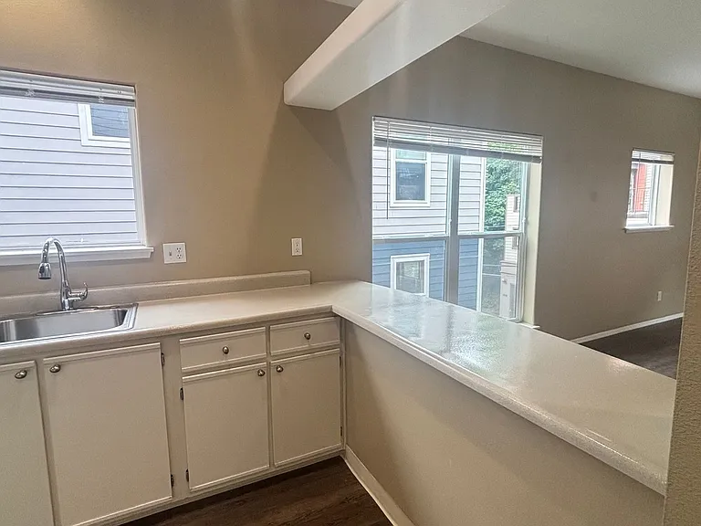 Goose Hollow Townhomes — Photo 27