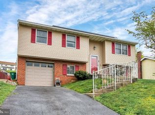 1333 Woodcrest Dr, Reading, PA 19607