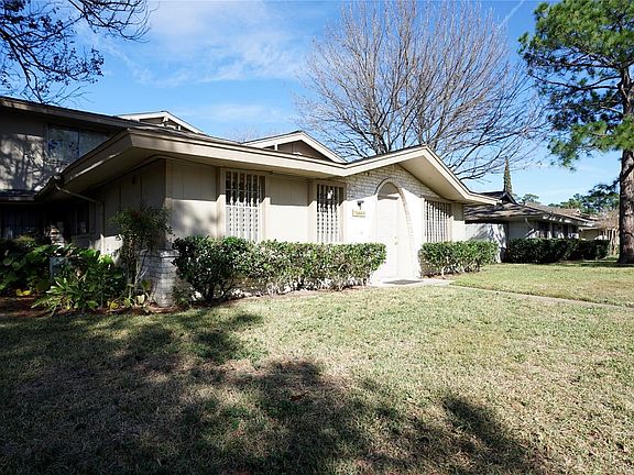 2nd image of 5666 Birchmont Dr Unit 3-5666A