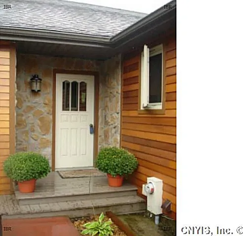4 bed, 2150 sqft, $2,950 — Photo 2