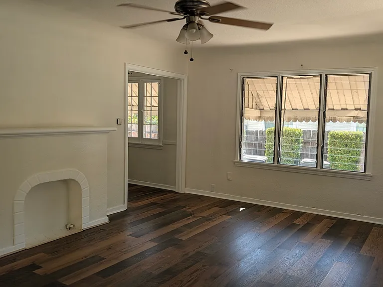 606 Milford St — Photo 18