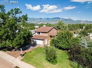 3060 Westcliff Dr W, Colorado Springs, CO 80906