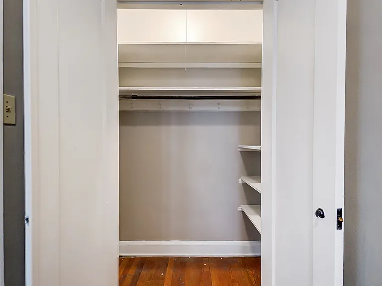2560 Madison Rd #9 — Photo 12