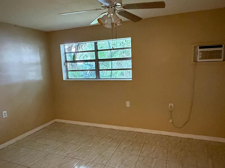 5601 Pierce St — Photo 13