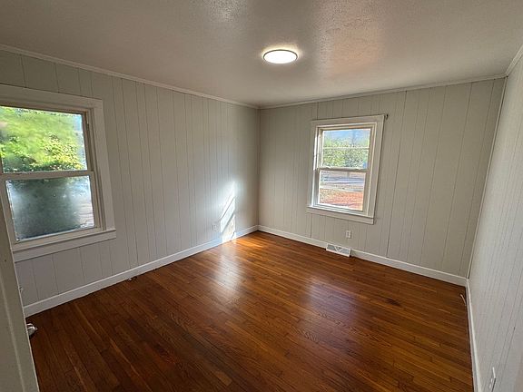 5th image of 622 Park Dr