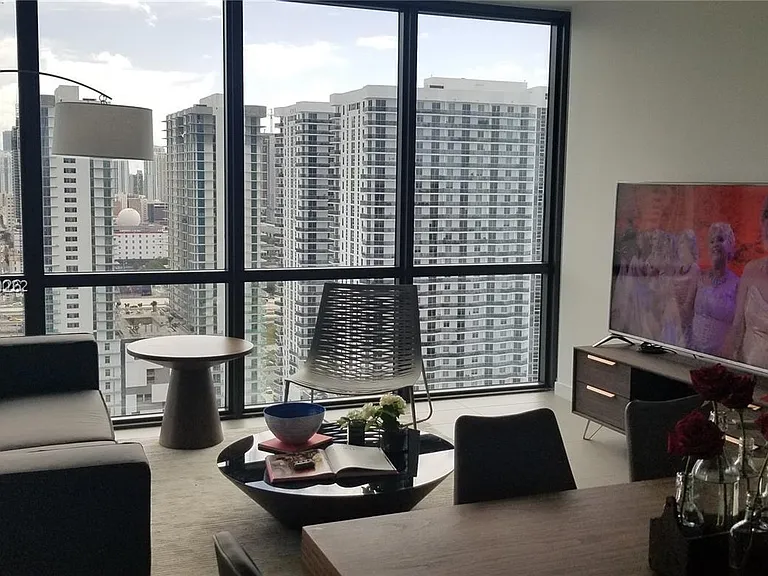 1600 NE 1st Ave #2706 — Photo 7