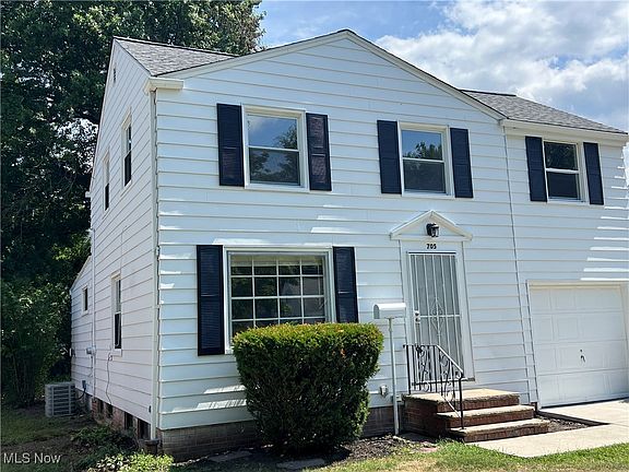 3rd image of 705 E 254th St
