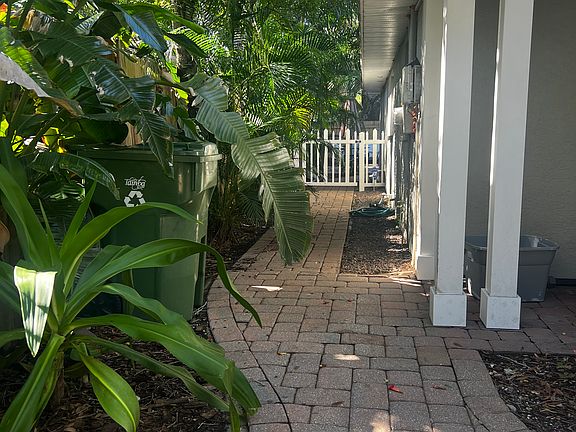 3rd image of 3408 W Oakellar Ave
