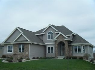6432 Nature Valley Dr, Waunakee, WI 53597