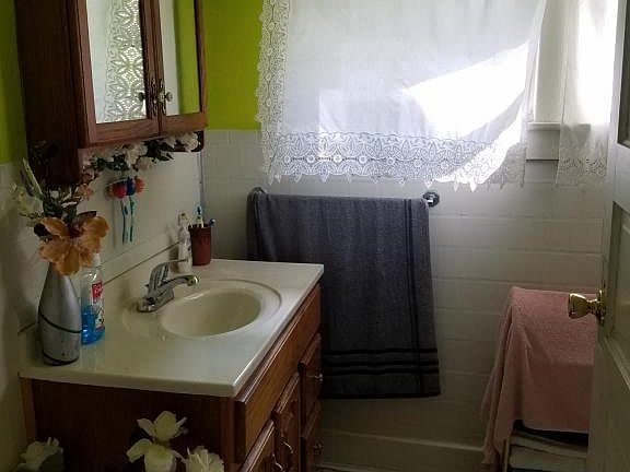 4th image of 218 Jean Ave