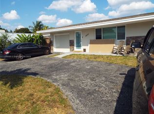 1401 NW 87th Way, Pembroke Pines, FL 33024