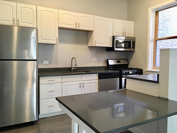 2nd image of 1338 N La Salle Dr APT 2