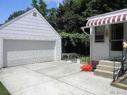 4th image of 504 Bedford Ave