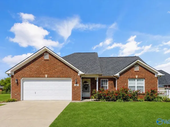 229 Chestnut Oak Cir, Owens X Rds, AL 35763
