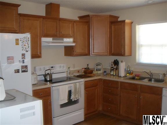 2nd image of 14 Finn St