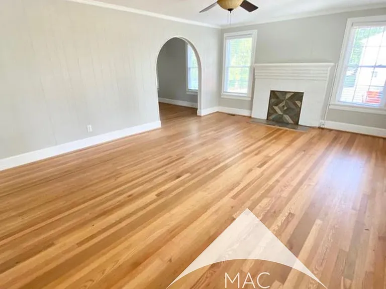820 Chick Springs Rd — Photo 7