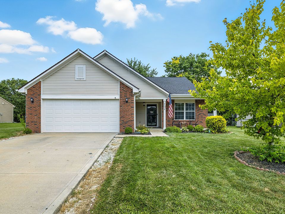 1st image of 576 Grassy Bend Dr