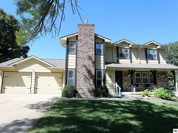 904 Cody Cir, Papillion, NE 68046