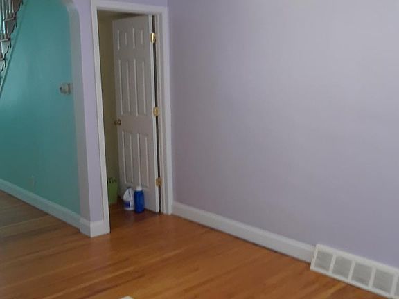 5th image of 7212 Lynford St