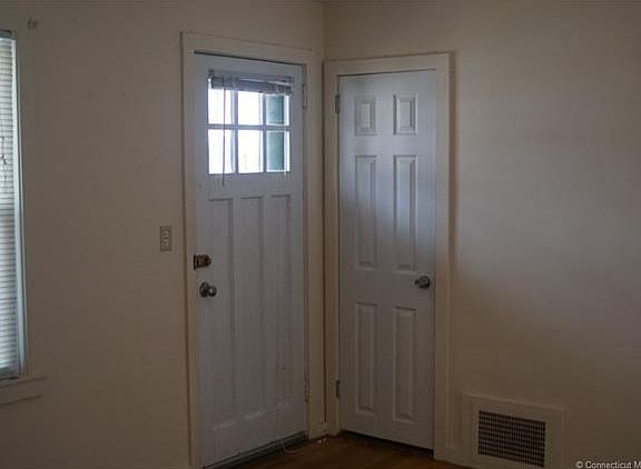 4th image of 108 Hawthorne Dr