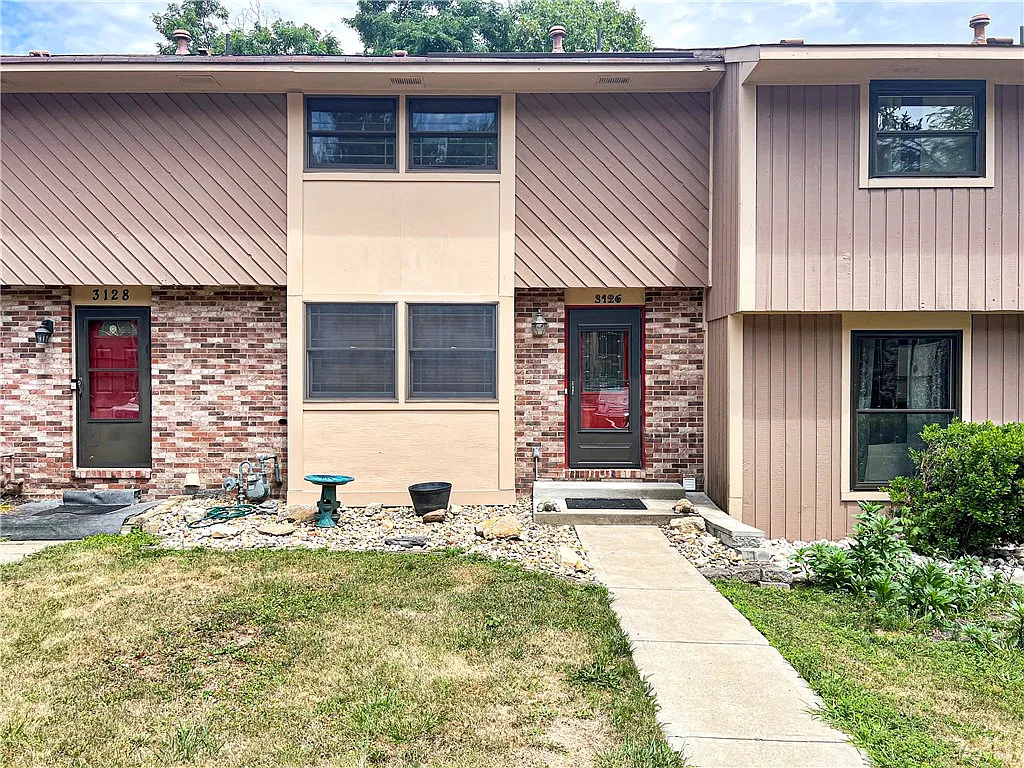 3126 Laurel Ridge Cir photo 1