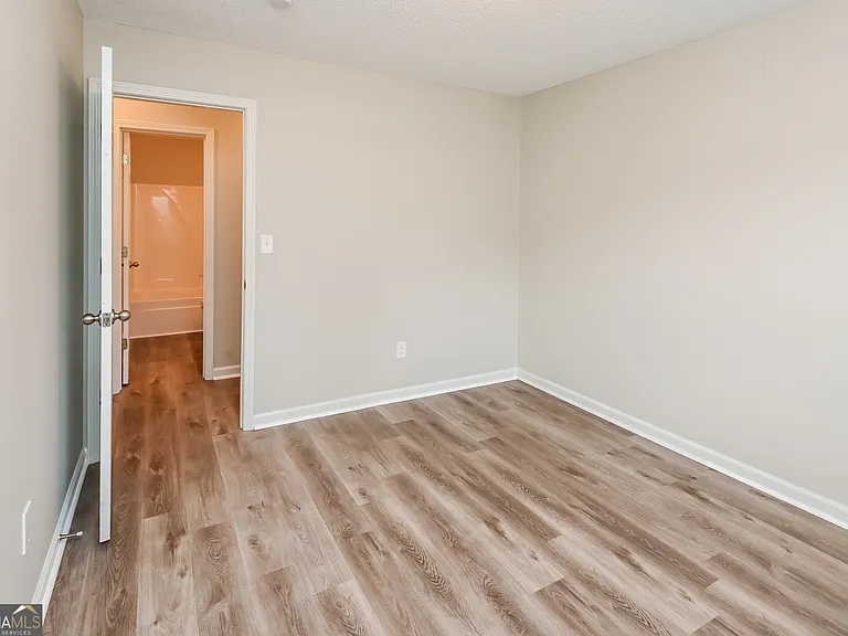 188 Carthage Blvd — Photo 14