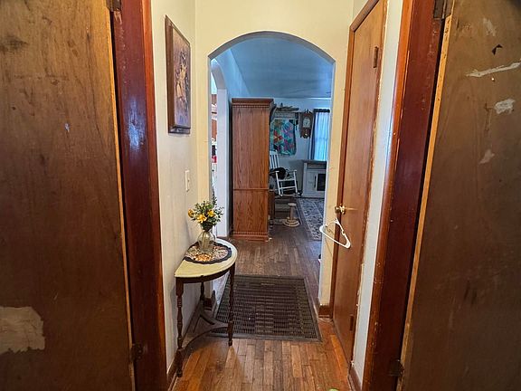 5th image of 245 Riverside Dr