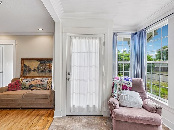 3rd image of 10998 Seamont Way