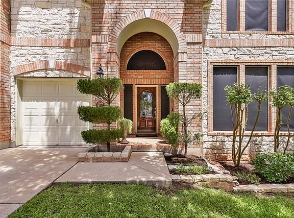 2nd image of 3307 Luminoso Ln E