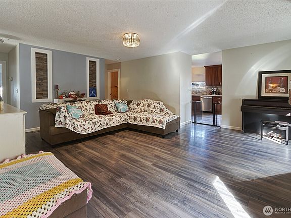 3rd image of 12917 159th Street E