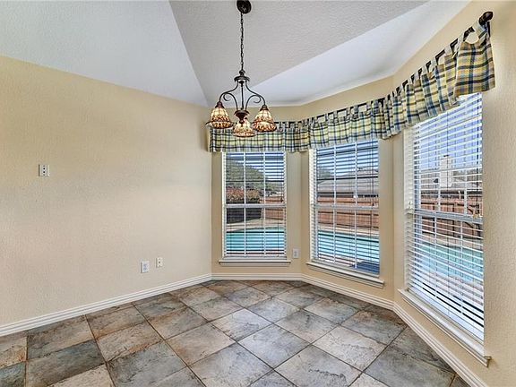 4th image of 1100 Prospect Dr