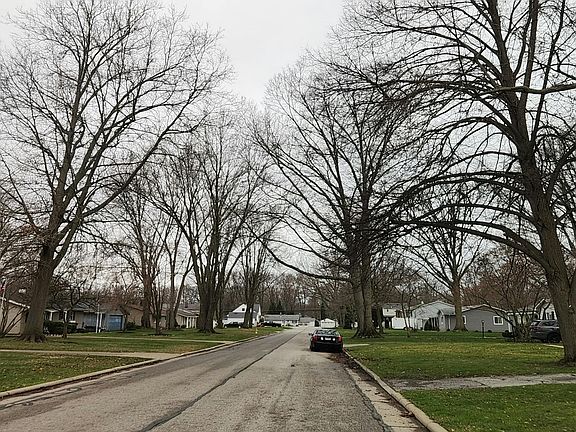 4th image of 32709 Belle Rd