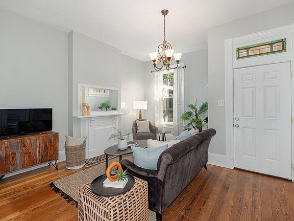 5th image of 1531 Woodburn Ave
