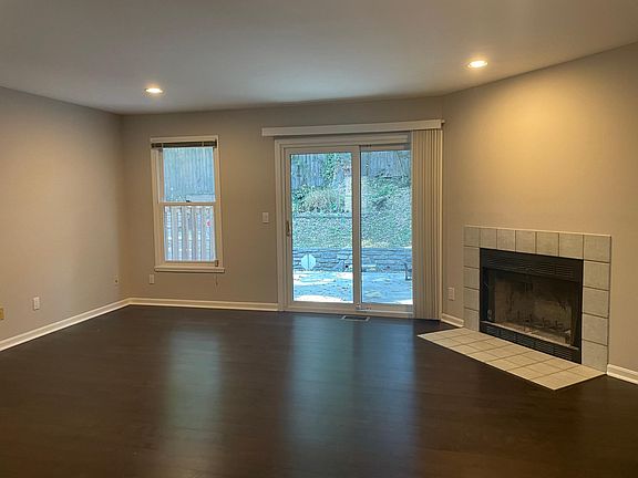 3rd image of 2115 Fulton Ave Unit C