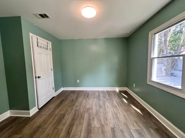 72 Sterling Avenue image 13 of 30