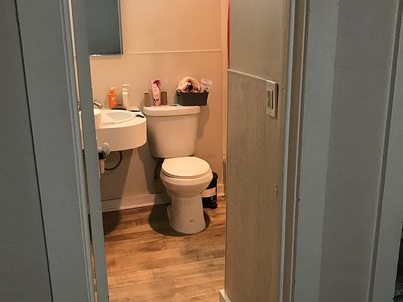 3rd image of 115 W 4th St #9