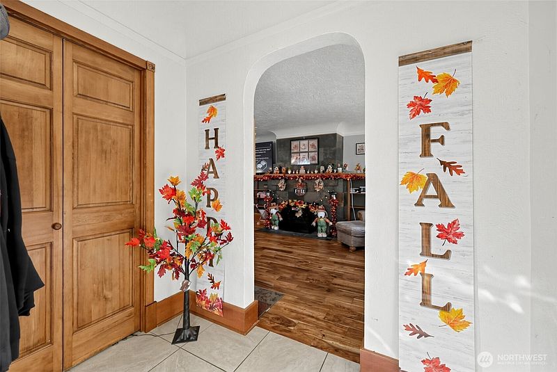 3rd image of 1533 Northcliff Road