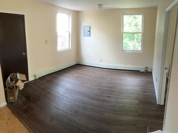 5th image of 17 Herbert Pl #1