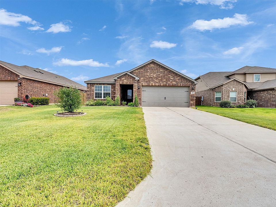 1st image of 412 Maple Fawn Dr