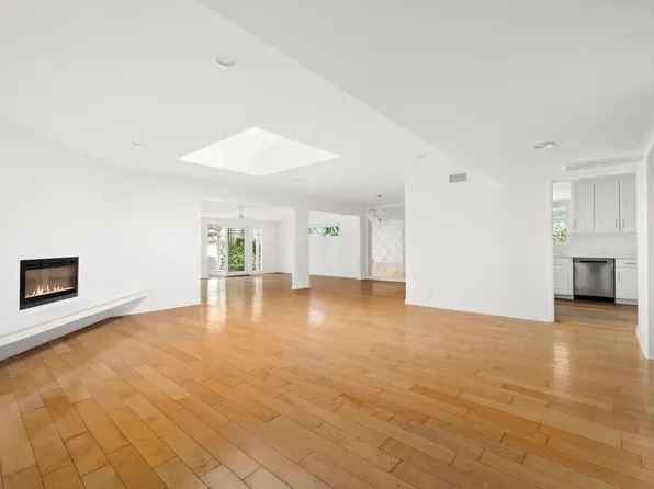 5237 Mecca Ave, Tarzana, CA 91356