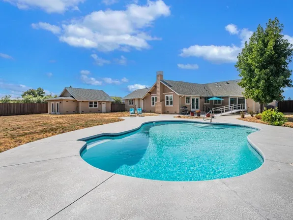 144 Ursuline Rd, Santa Rosa, CA 95403