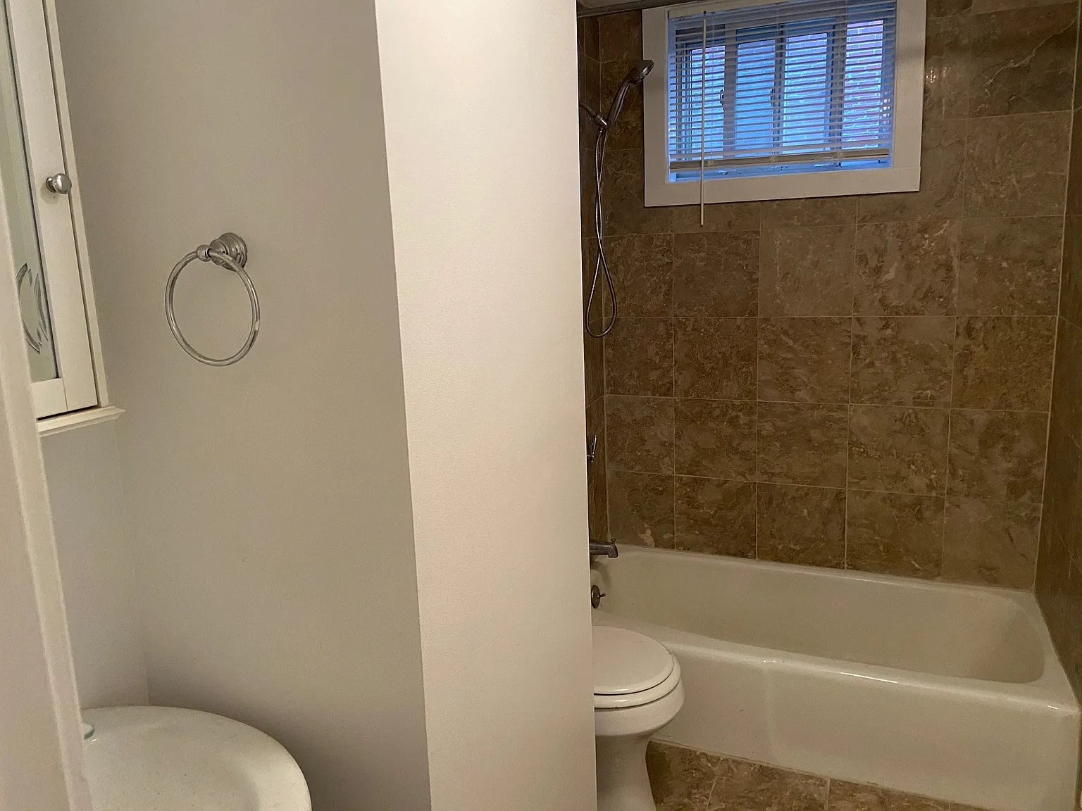 3 bed, 9999 sqft, $3,500 — Photo 4