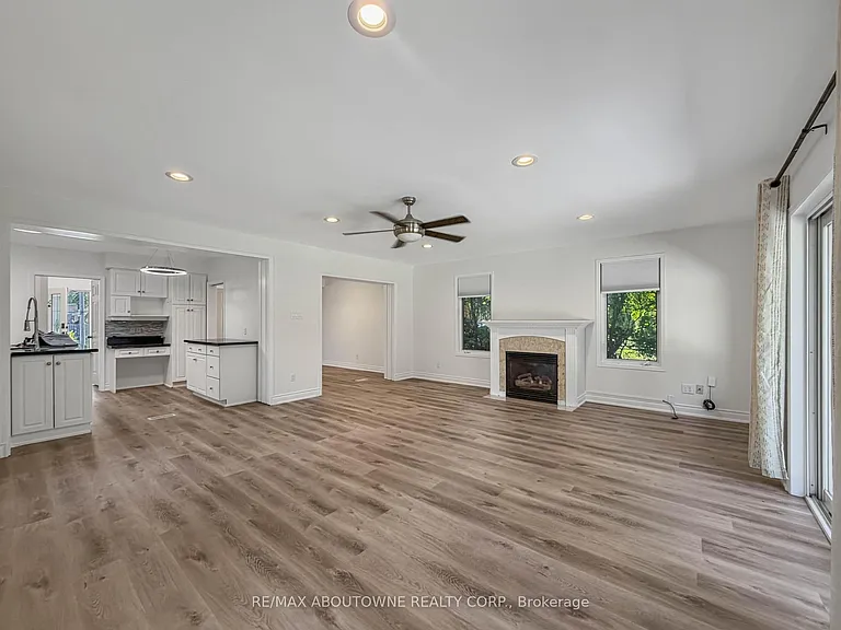 2130 Greenhurst Ave #UPPER — Photo 10