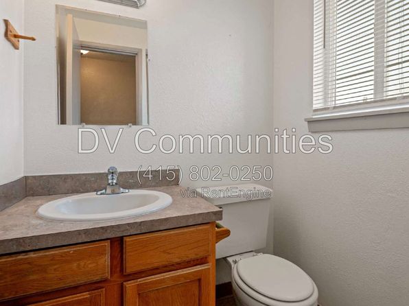 389 NE 10th St APT 22