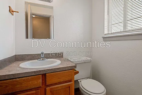 389 NE 10th St #22 Photo 1