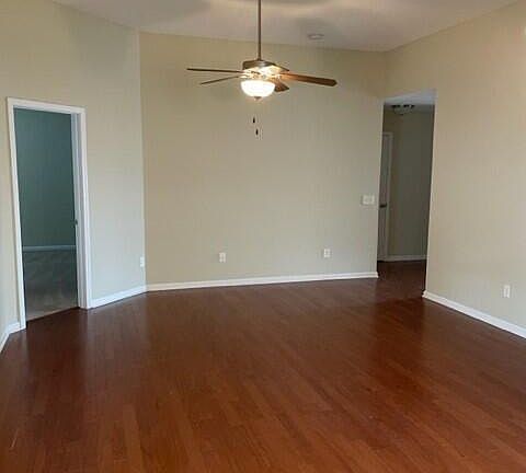 4th image of 4409 Southern Pine Dr SE